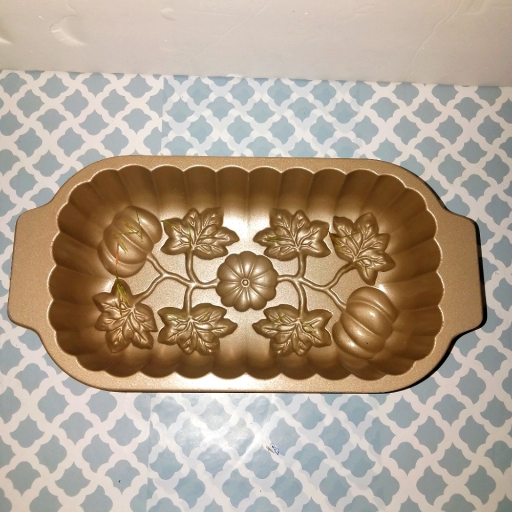 Nordic Ware Pumpkin Loaf Pan Made in USA 1 lb